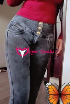 Camila Kine blanquita