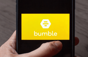 ¿QUÉ ES BUMBLE Y CÓMO SE COMPARA CON TINDER? GUERRA ENTRE APP DE CITAS