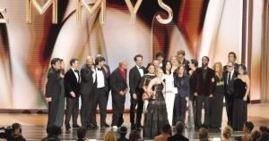 Widow’s Bay arrasa en los Emmy 2026 con 14 premios y emocionantes discursos