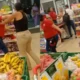 La chica del D1: el video viral que revela su inesperada reacción
