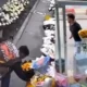 hombres roban flores amarillas en el día de primavera para sus novias