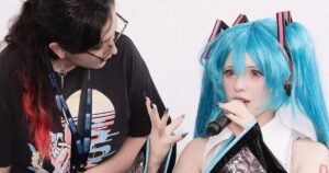 Saya Scarlet cautiva a fanáticos en la primera Yokai MX Expo 2023
